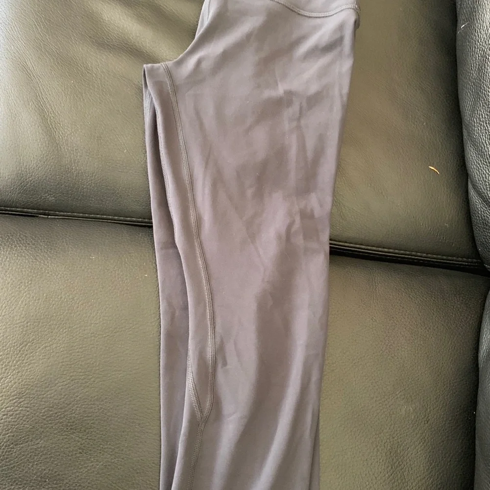 Lululemon Align Crop Dark Carbon - Picture 3 of 4